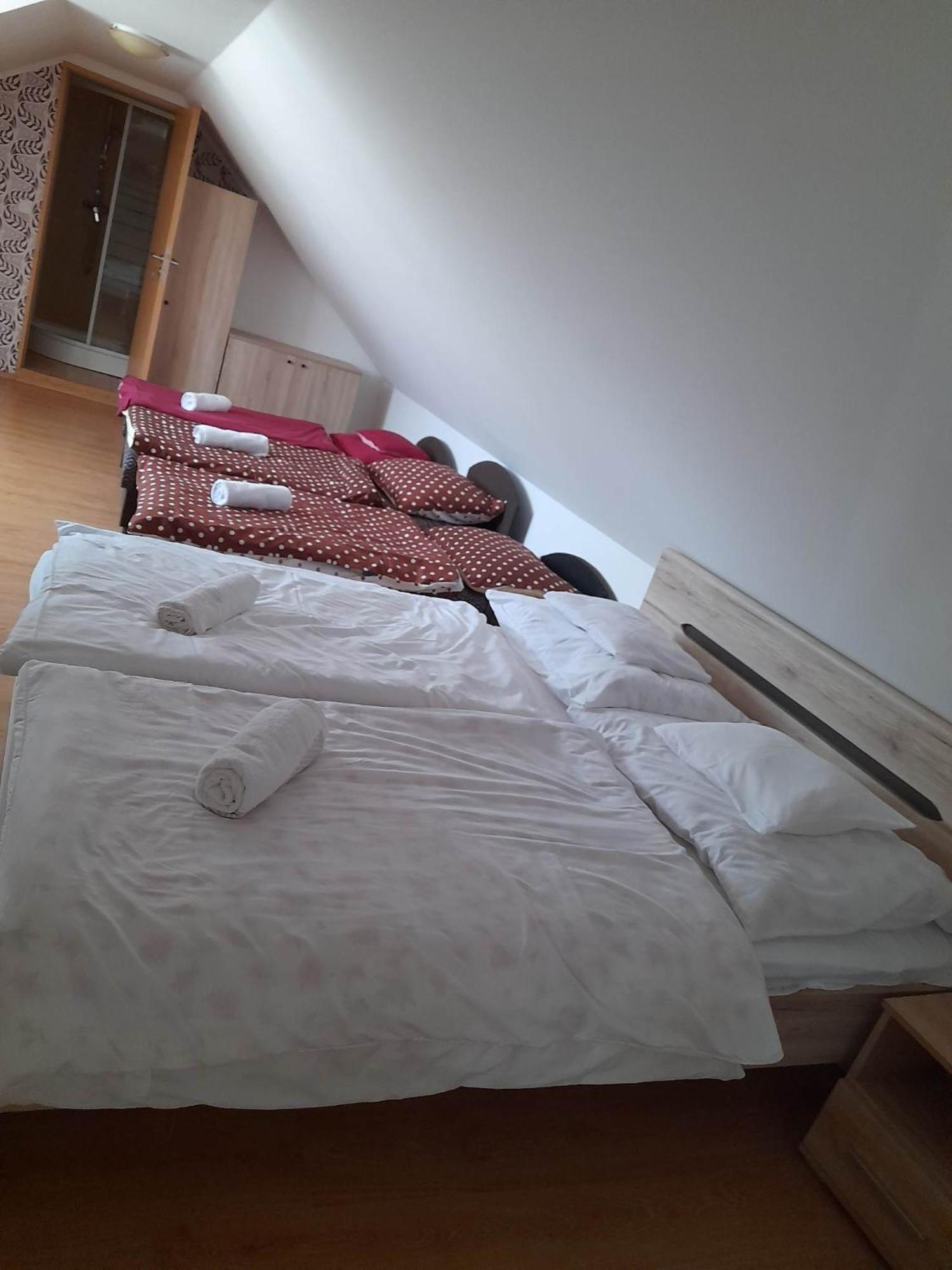 Bed and Breakfast Kemences Fogado Tardos Exterior foto