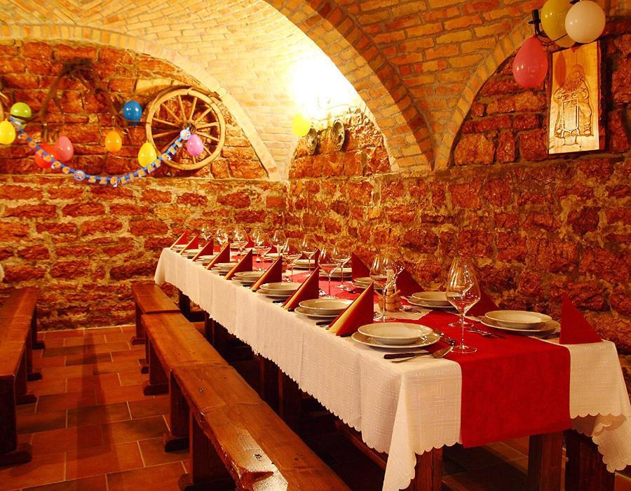 Bed and Breakfast Kemences Fogado Tardos Exterior foto