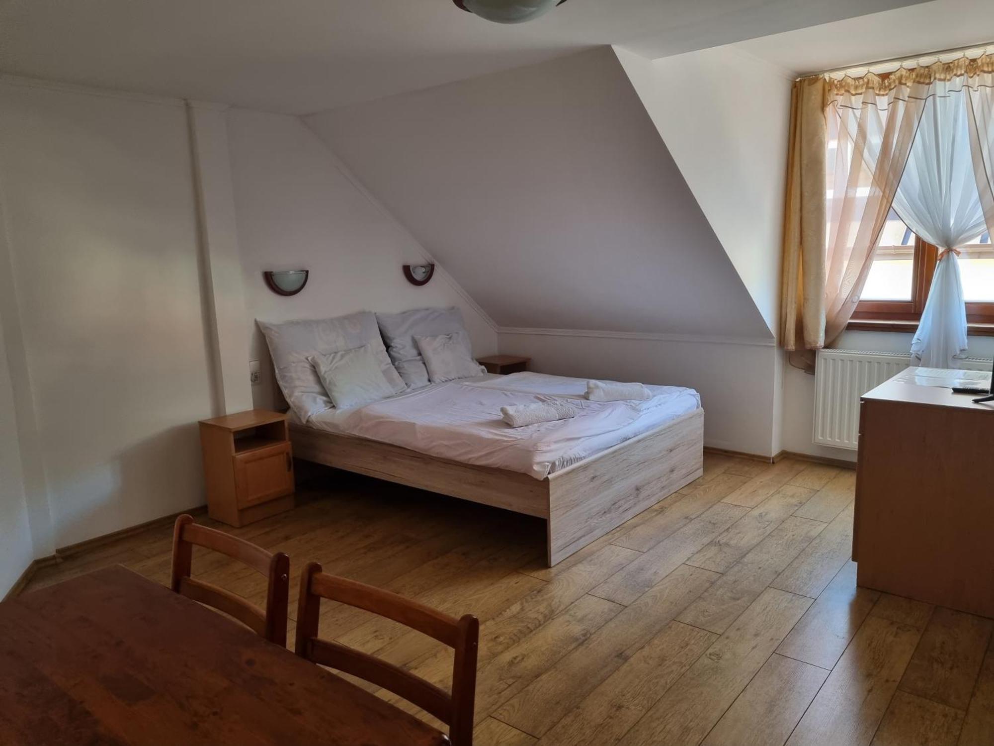 Bed and Breakfast Kemences Fogado Tardos Exterior foto